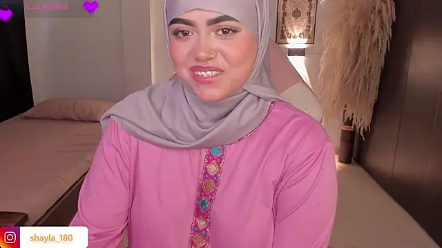 Snapshot of shayla_18 chatting on 1, 12, 2025 shayla 18 online show from 1, 12, 2025