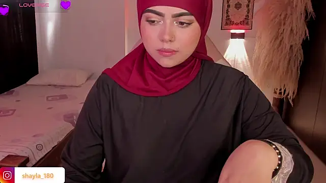 Snapshot of shayla_18 chatting on 16, 12, 2025 shayla 18 online show from 16, 12, 2025