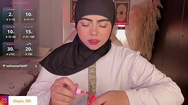 Snapshot of shayla_18 chatting on 20, 12, 2025 shayla 18 online show from 20, 12, 2025