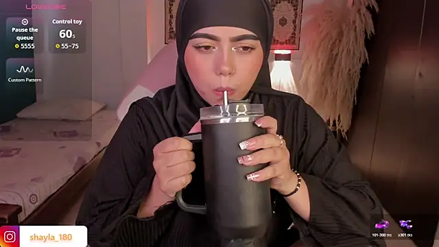 Snapshot of shayla_18 chatting on 22, 12, 2025 shayla 18 online show from 22, 12, 2025