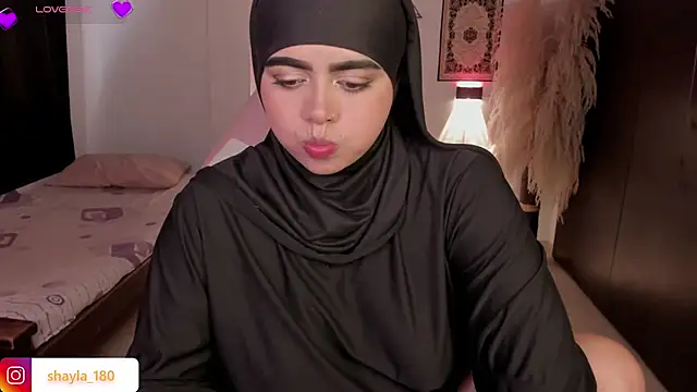 Snapshot of shayla_18 chatting on 24, 2, 2026 shayla 18 online show from 24, 2, 2026