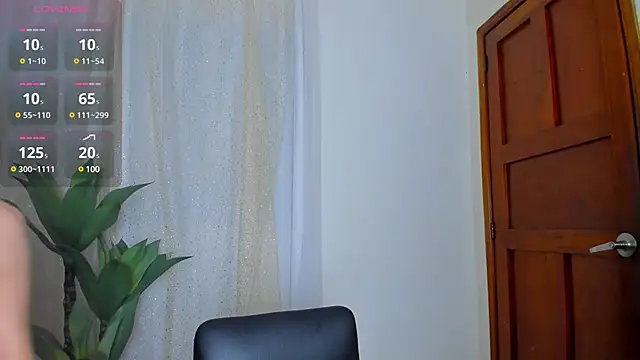 Snapshot of NahiaFox chatting on 12, 3, 2025 NahiaFox online show from 12, 3, 2025