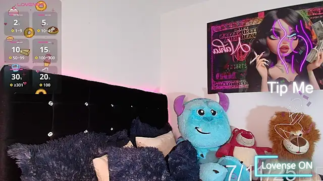 Snapshot of NahiaFox chatting on 7, 11, 2025 NahiaFox online show from 7, 11, 2025