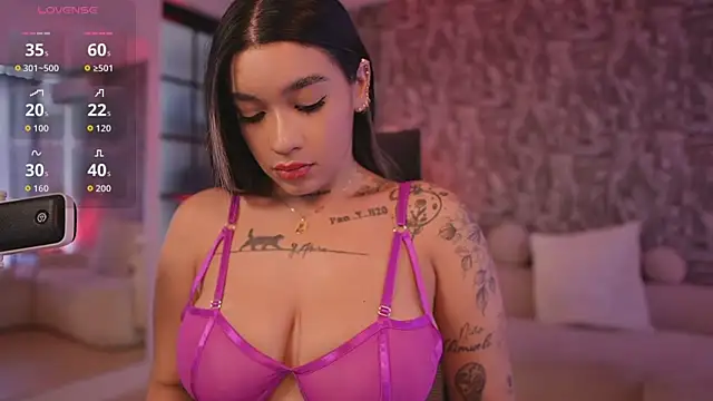 HannahW  online show from 18, 9, 2025