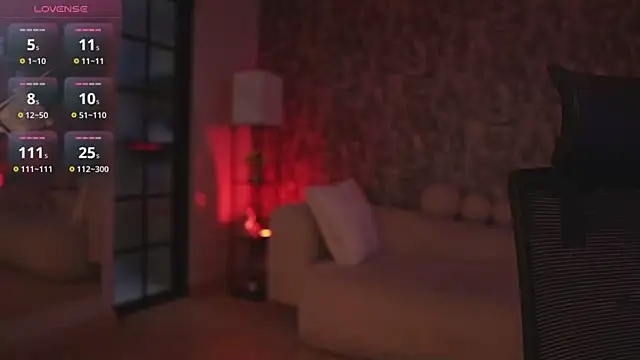 HannahW  online show from 2, 10, 2025