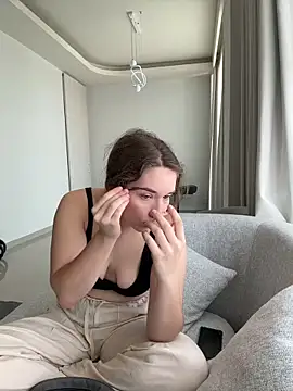 Nura n Sarah online show from 4, 10, 2025