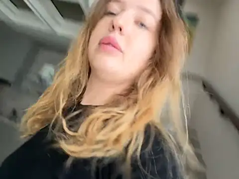 Nura n Sarah online show from 18, 12, 2025