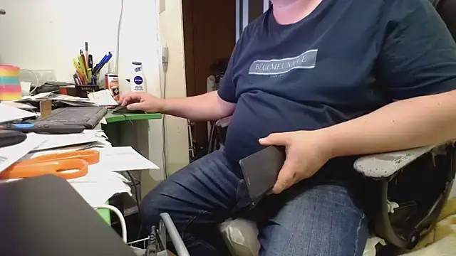 Snapshot of tipko123 chatting on 10, 10, 2025 tipko123 online show from 10, 10, 2025