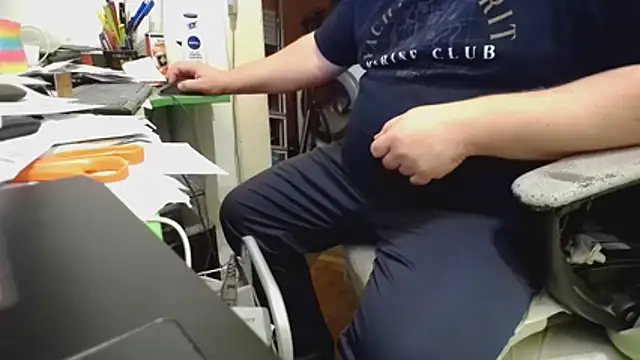 Snapshot of tipko123 chatting on 13, 10, 2025 tipko123 online show from 13, 10, 2025