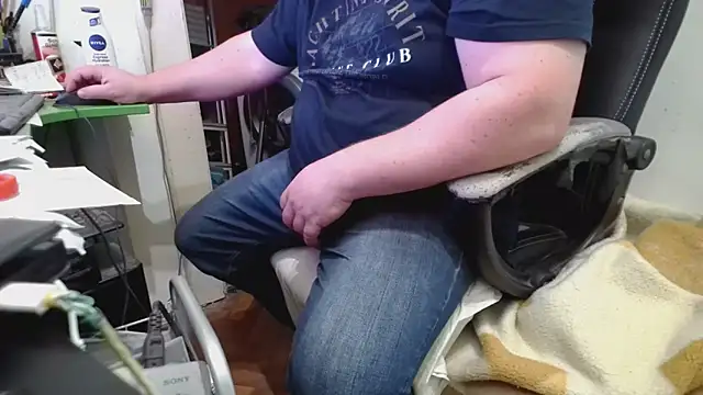 Snapshot of tipko123 chatting on 15, 10, 2025 tipko123 online show from 15, 10, 2025