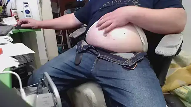 Snapshot of tipko123 chatting on 16, 10, 2025 tipko123 online show from 16, 10, 2025