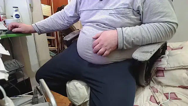 Snapshot of tipko123 chatting on 19, 11, 2025 tipko123 online show from 19, 11, 2025