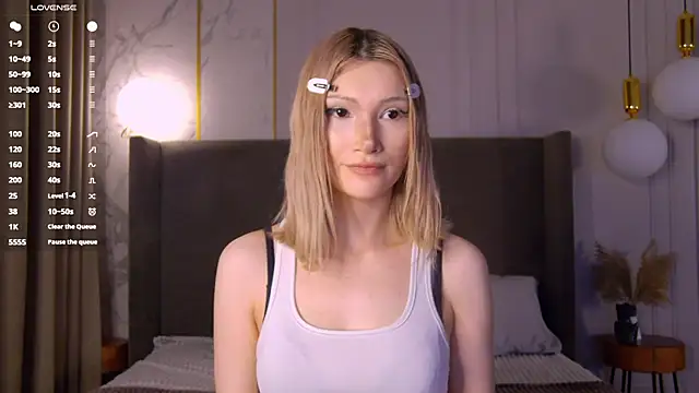 Snapshot of CarolReeves chatting on 2, 7, 2026 CarolReeves online show from 2, 7, 2026