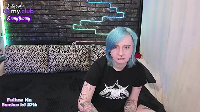 Snapshot of EmmyBunny chatting on 8, 1, 2025 EmmyBunny online show from 8, 1, 2025