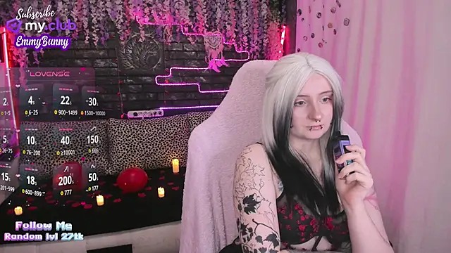 Snapshot of EmmyBunny chatting on 13, 2, 2025 EmmyBunny online show from 13, 2, 2025