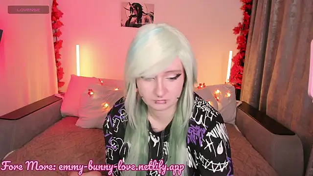 Snapshot of EmmyBunny chatting on 13, 9, 2025 EmmyBunny online show from 13, 9, 2025