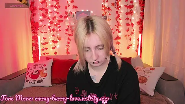 Snapshot of EmmyBunny chatting on 19, 9, 2025 EmmyBunny online show from 19, 9, 2025