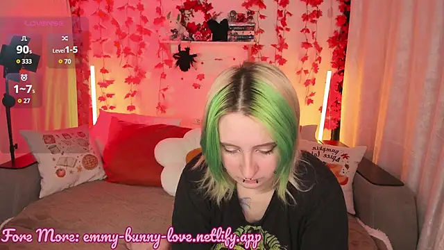 Snapshot of EmmyBunny chatting on 28, 9, 2025 EmmyBunny online show from 28, 9, 2025