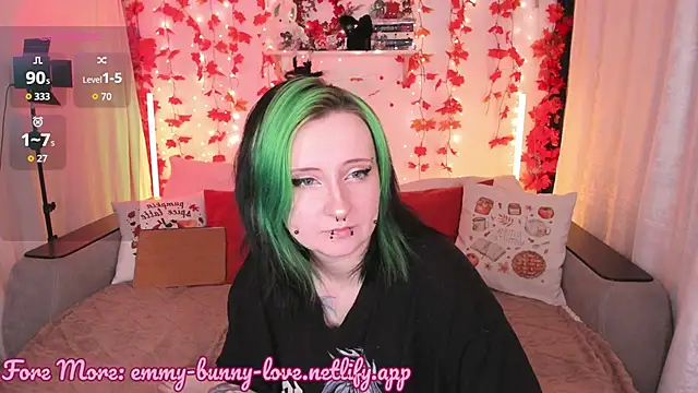 Snapshot of EmmyBunny chatting on 6, 10, 2025 EmmyBunny online show from 6, 10, 2025