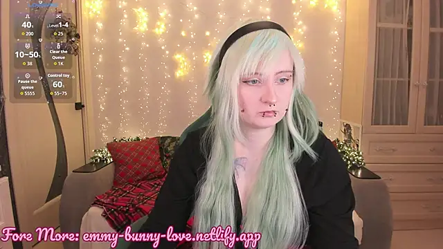 Snapshot of EmmyBunny chatting on 11, 1, 2026 EmmyBunny online show from 11, 1, 2026