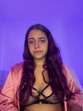 Alicia Ruiz online show from 5, 3, 2025