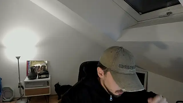 naked psy online show from 28, 10, 2025