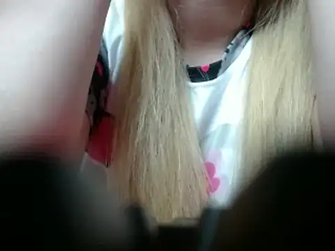 Snapshot of 69liamilk69 chatting on 2, 12, 2024 69liamilk69 online show from 2, 12, 2024