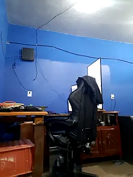 Snapshot of ElmaCannon chatting on 12, 11, 2025 ElmaCannon online show from 12, 11, 2025