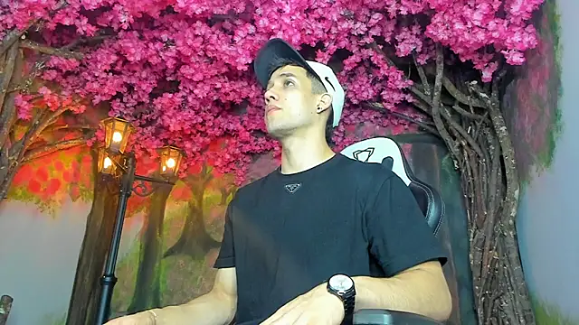 Snapshot of alexgiraldo_ chatting on 21, 1, 2025 alexgiraldo online show from 21, 1, 2025