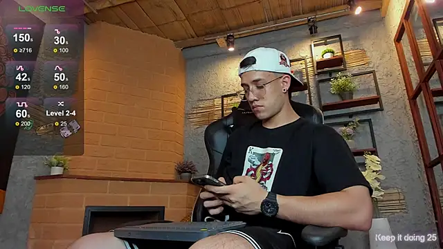 Snapshot of alexgiraldo_ chatting on 27, 2, 2025 alexgiraldo online show from 27, 2, 2025