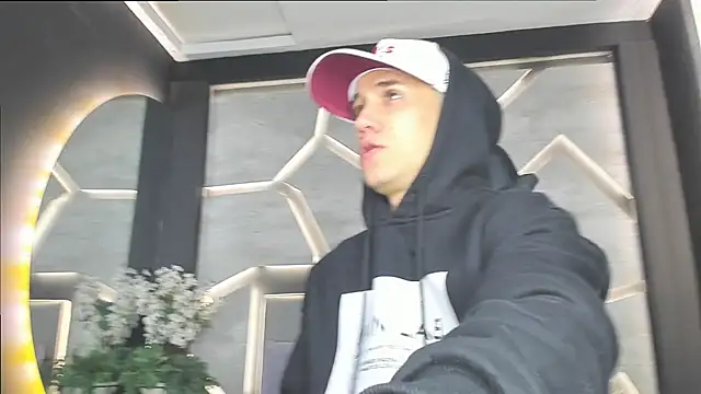 Snapshot of alexgiraldo_ chatting on 2, 3, 2025 alexgiraldo online show from 2, 3, 2025