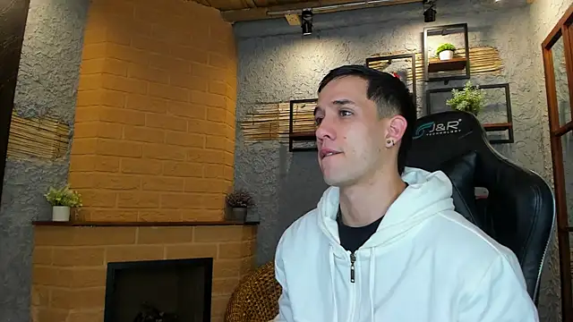 Snapshot of alexgiraldo_ chatting on 9, 3, 2025 alexgiraldo online show from 9, 3, 2025