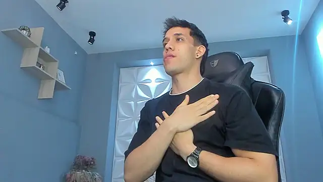 Snapshot of alexgiraldo_ chatting on 13, 3, 2025 alexgiraldo online show from 13, 3, 2025