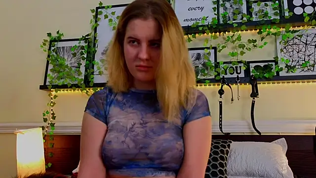 Snapshot of EvaTyrell chatting on 4, 12, 2024 EvaTyrell online show from 4, 12, 2024