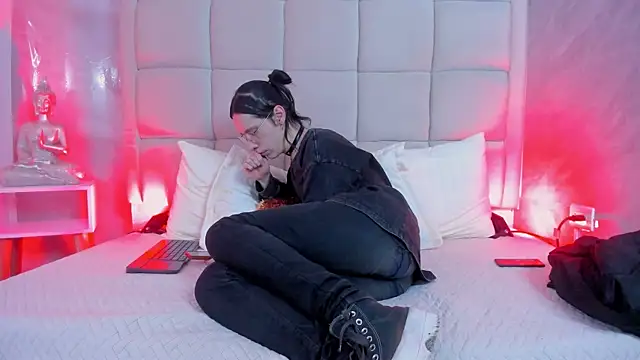 Hecatee 77 online show from 2, 12, 2025