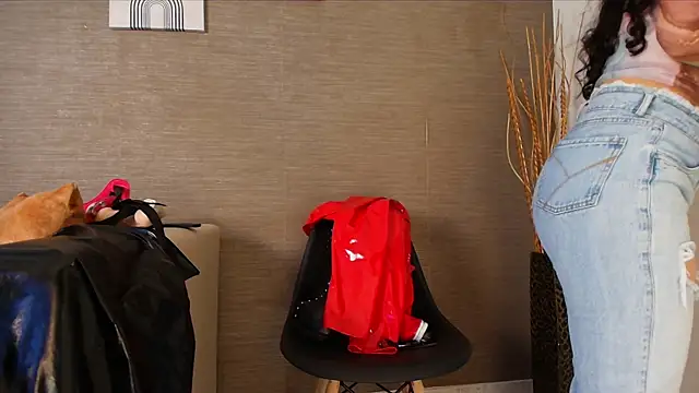 Sophie LittleS online show from 21, 12, 2024