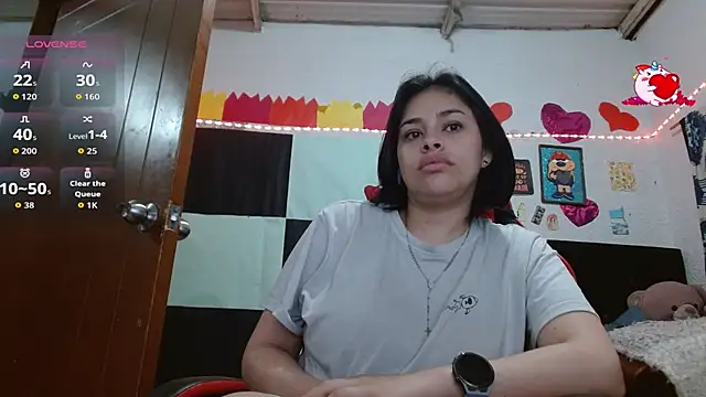 Saray extrovert  online show from 3, 12, 2025