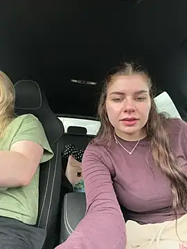 EllyNora online show from 5, 7, 2026