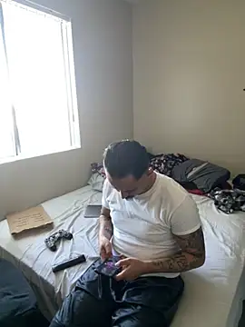 Snapshot of PeterGrandee chatting on 8, 9, 2025 PeterGrandee online show from 8, 9, 2025