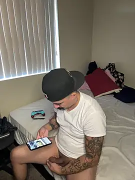 Snapshot of PeterGrandee chatting on 8, 10, 2025 PeterGrandee online show from 8, 10, 2025