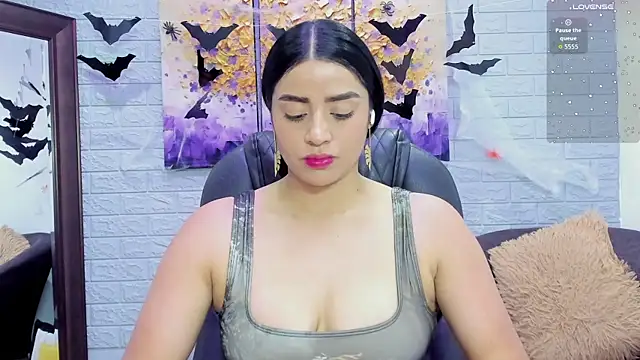 Paula Desousa online show from 31, 10, 2025