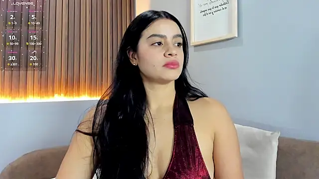 Paula Desousa online show from 5, 7, 2026