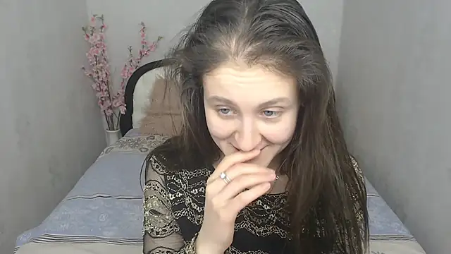 Holliy Cooper online show from 27, 2, 2025