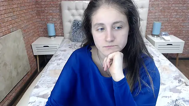 Holliy Cooper online show from 16, 9, 2025