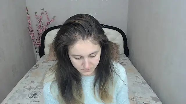 Holliy Cooper online show from 29, 9, 2025