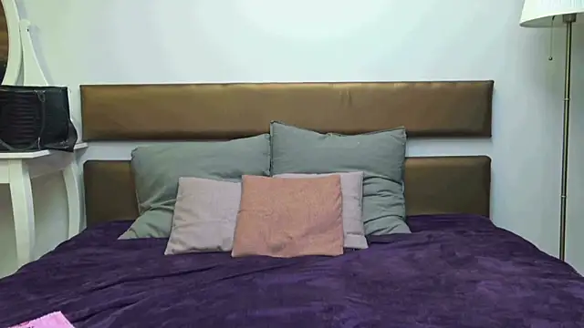 MissYvie online show from 26, 1, 2025