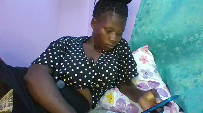 prettychic5 online show from 8, 3, 2025