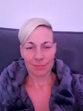 Snapshot of DarleenHot chatting on 3, 12, 2024 DarleenHot online show from 3, 12, 2024