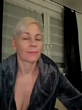 Snapshot of DarleenHot chatting on 20, 12, 2024 DarleenHot online show from 20, 12, 2024