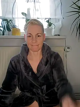 Snapshot of DarleenHot chatting on 30, 12, 2024 DarleenHot online show from 30, 12, 2024